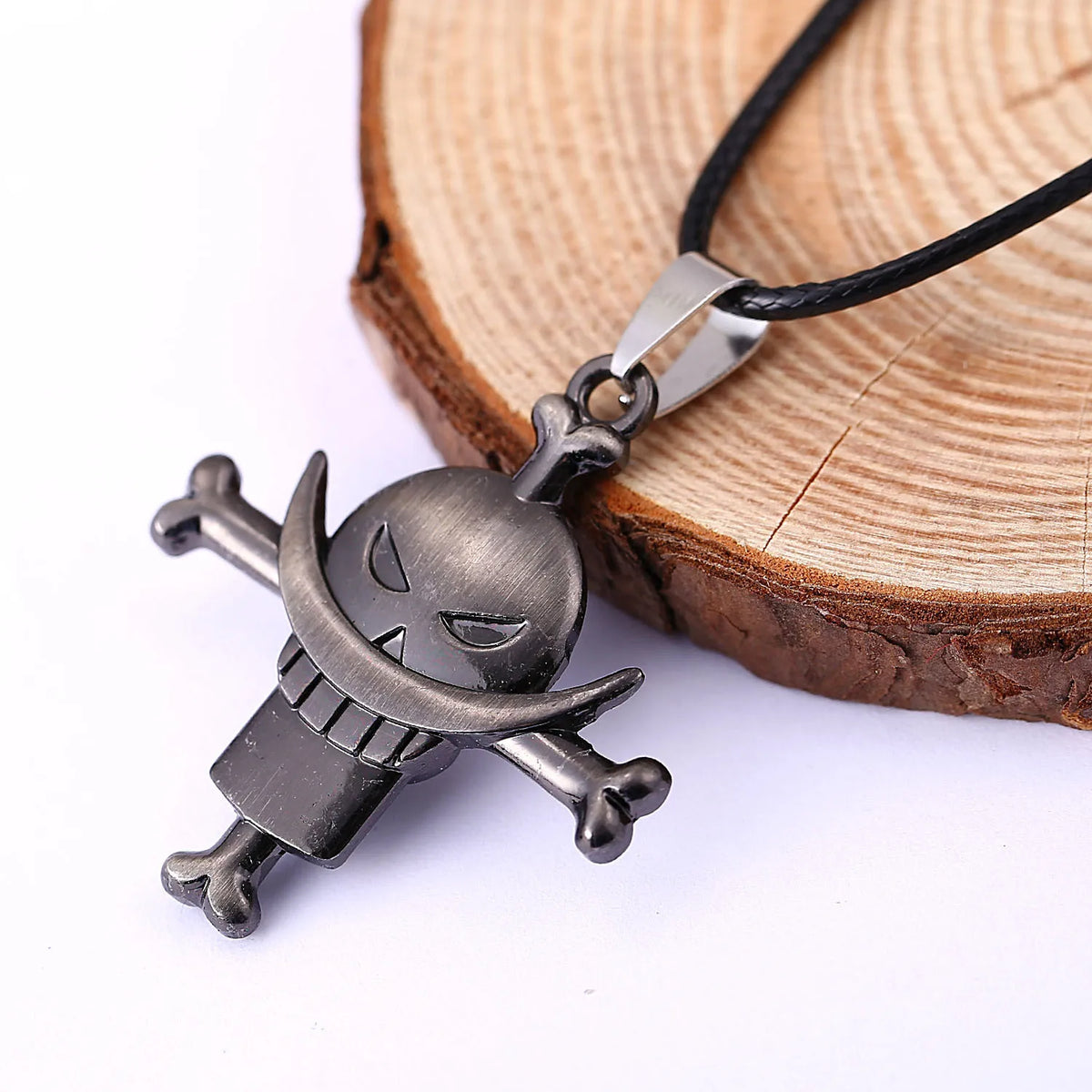 One Piece-Halskette – Anhänger mit Jolly Roger von Edward Newgate (Whitebeard)
