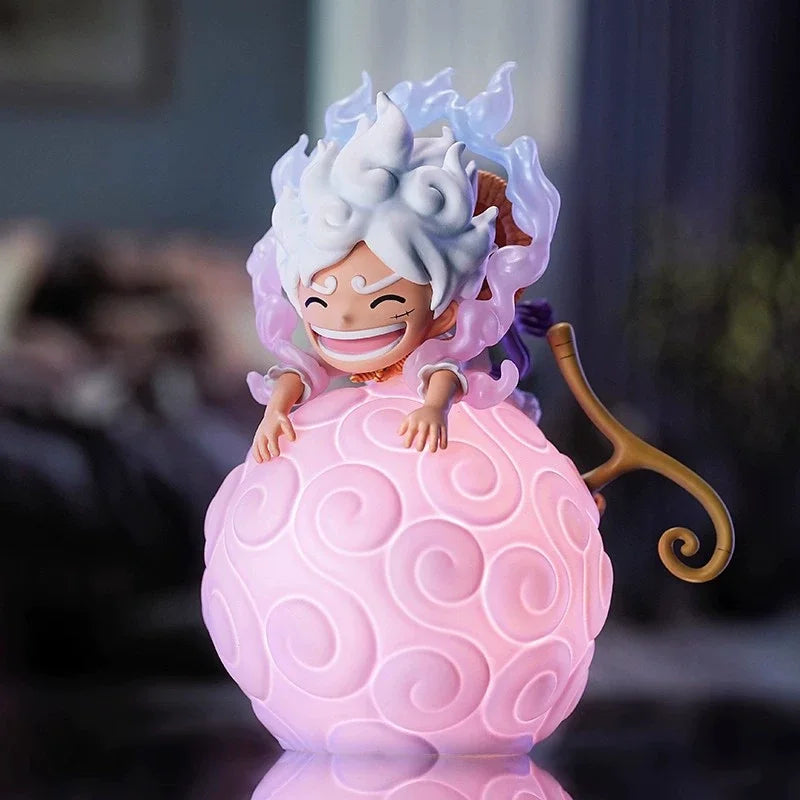 One Piece-Figur – Luffy Gear 5 auf einer Teufelsfrucht