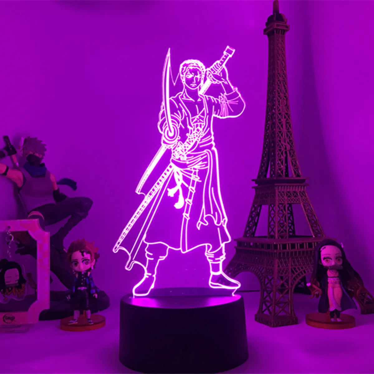 One Piece LED-Nachtlicht – Roronoa Zoro in Rüstung (Violett)