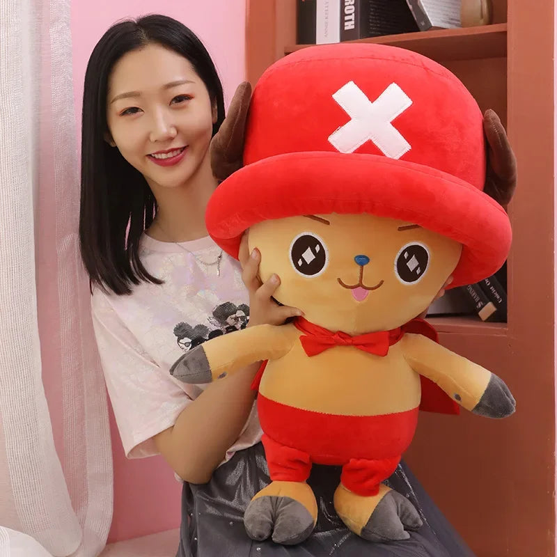 Peluche Chopper - Version Tenue Classique et Chapeau Rouge