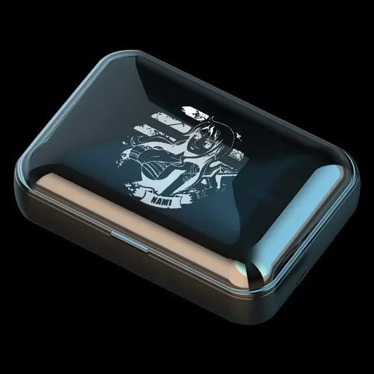 Kabellose Kopfhörer One Piece – Nami mit entschlossenem Blick