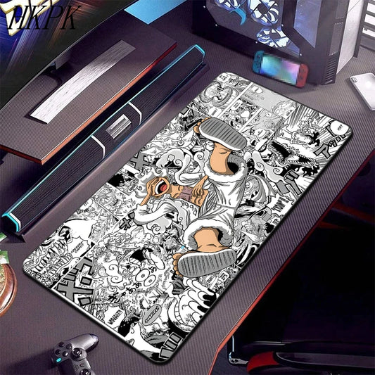 One Piece-Schreibtischunterlage – Collage aus schwarz-weißen Manga-Panels
