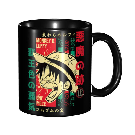 One Piece Tasse – Ruffy Wanted & Kalligrafie